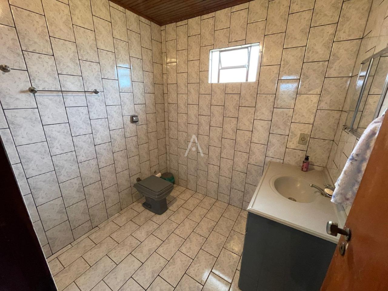 Casa Residencial para à venda no Bairro PERIOLO em CASCAVEL: 