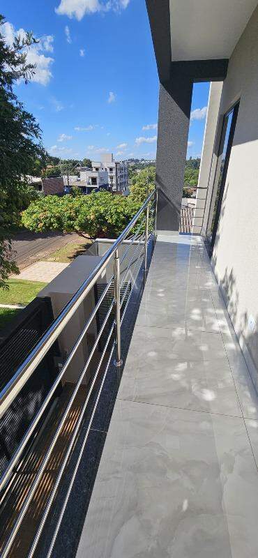 Sobrado para à venda no Bairro CENTRO em CASCAVEL:
