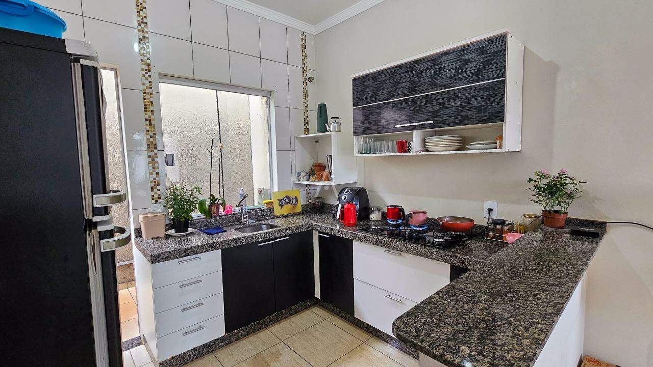 Casa Residencial para à venda no Bairro ESMERALDA em CASCAVEL: 