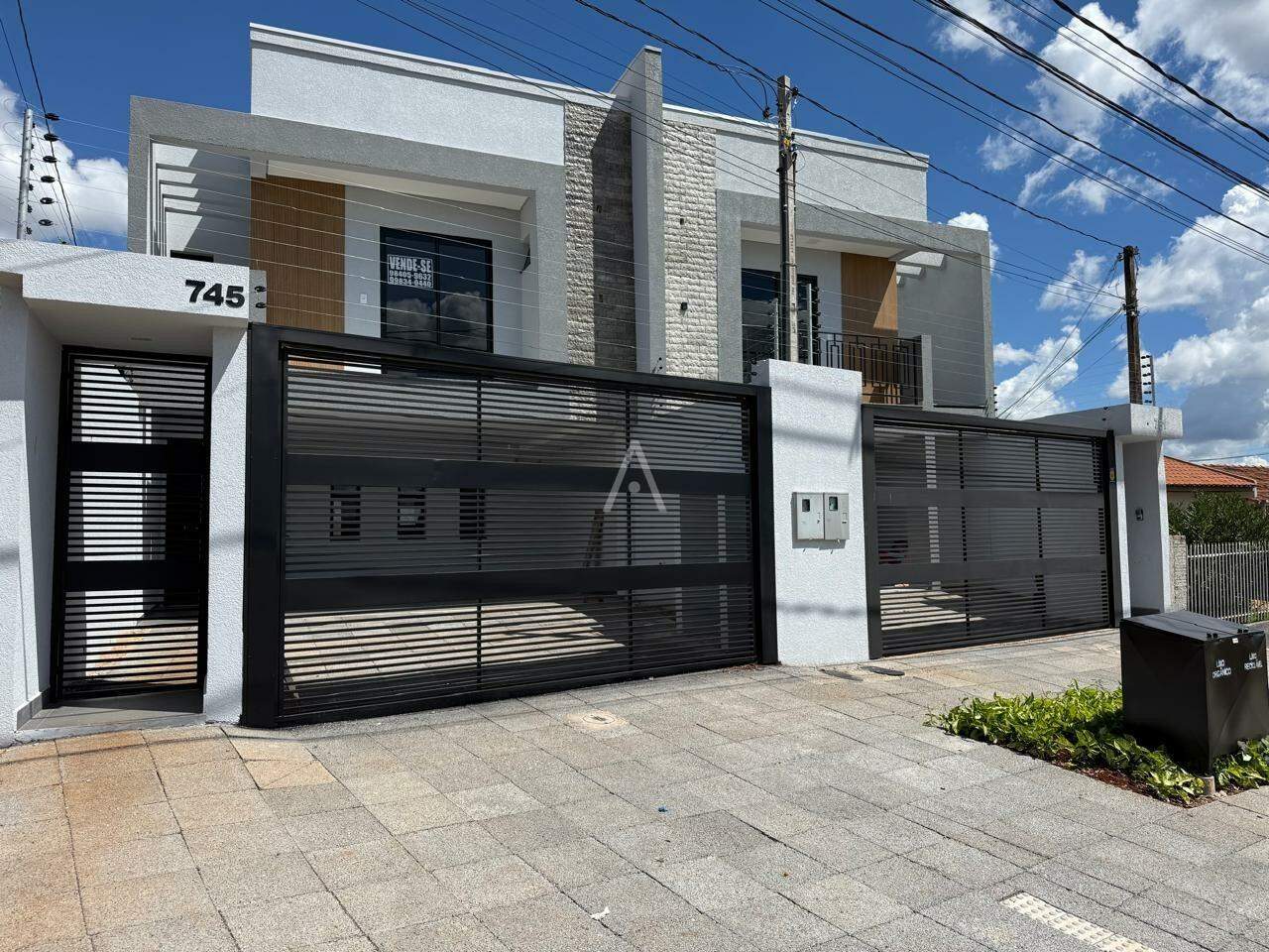 Sobrado para à venda no Bairro COQUEIRAL em CASCAVEL: 