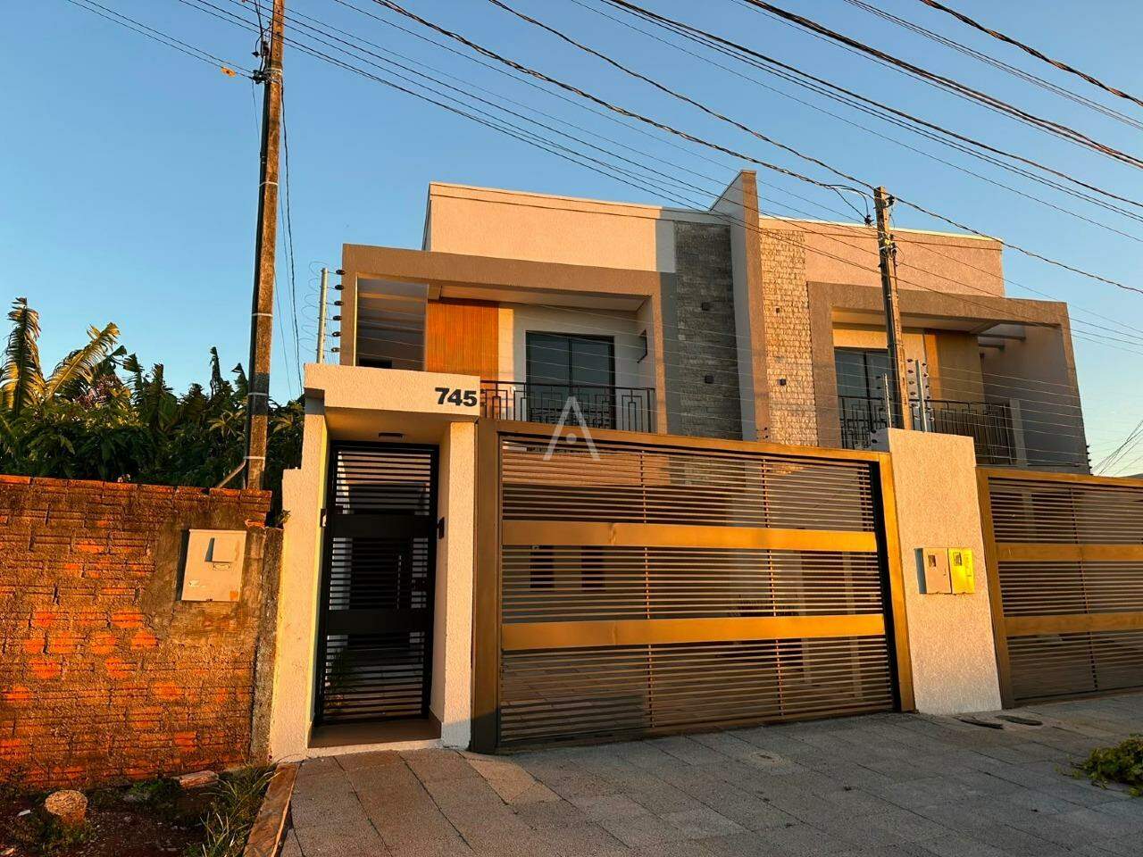Sobrado para à venda no Bairro COQUEIRAL em CASCAVEL: