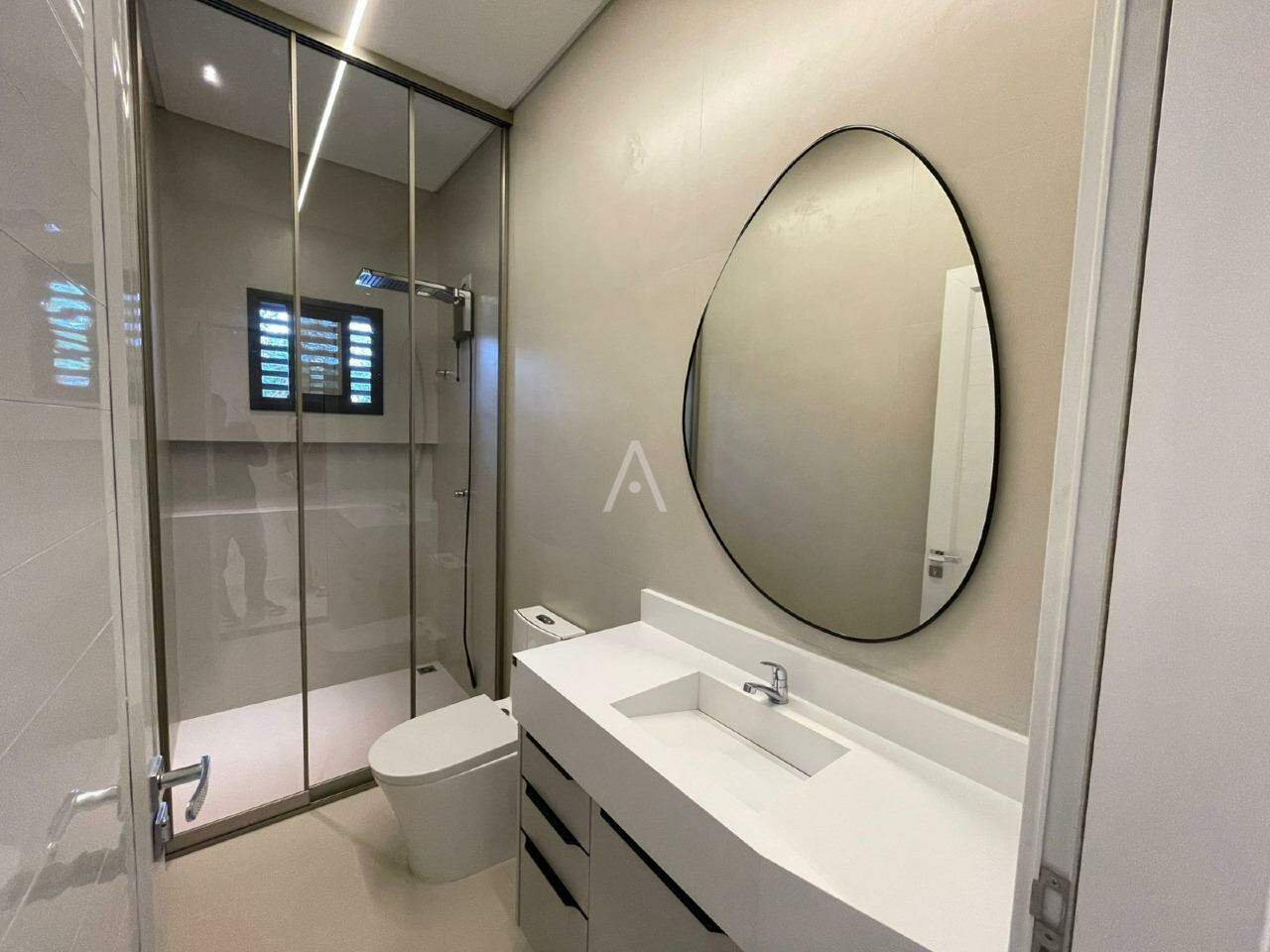 Casa Residencial para à venda no Bairro UNIVERSITARIO em CASCAVEL: 