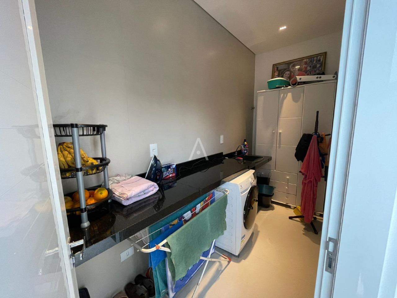Casa Residencial para à venda no Bairro UNIVERSITARIO em CASCAVEL: 