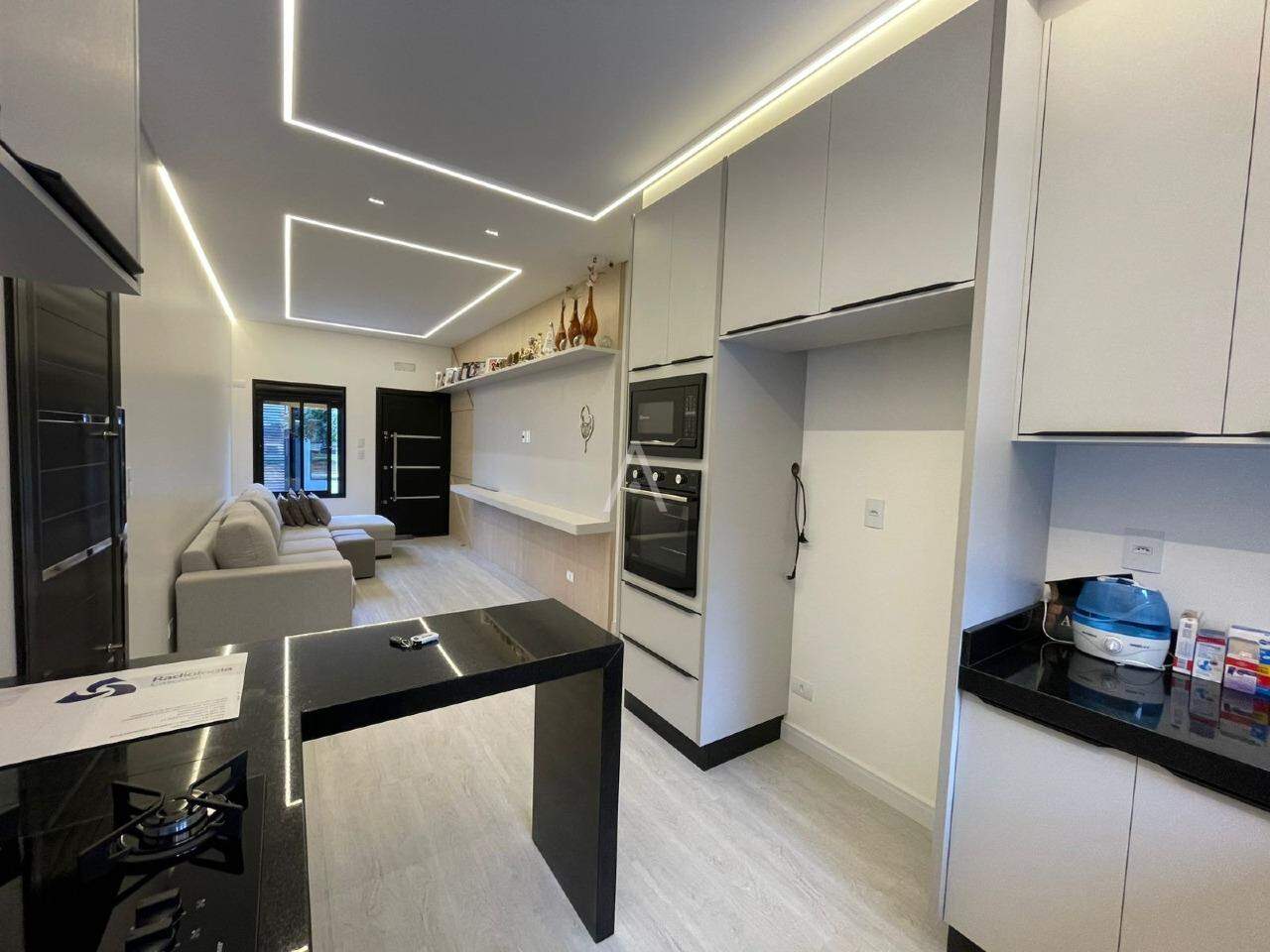 Casa Residencial para à venda no Bairro UNIVERSITARIO em CASCAVEL: 