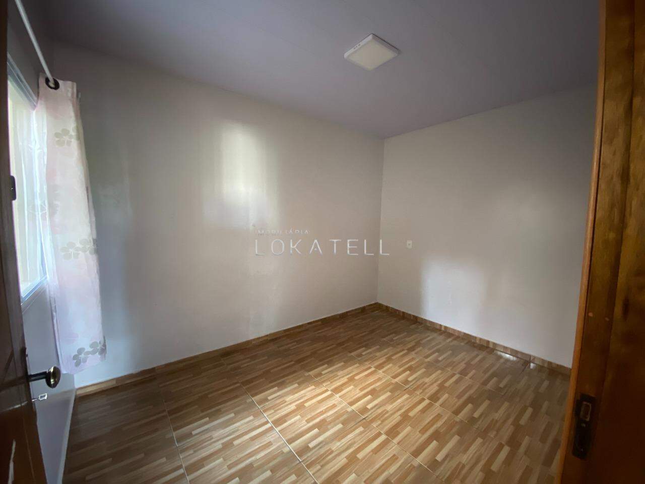 Casa Residencial para para aluguel no Bairro JD VENEZA em CASCAVEL: