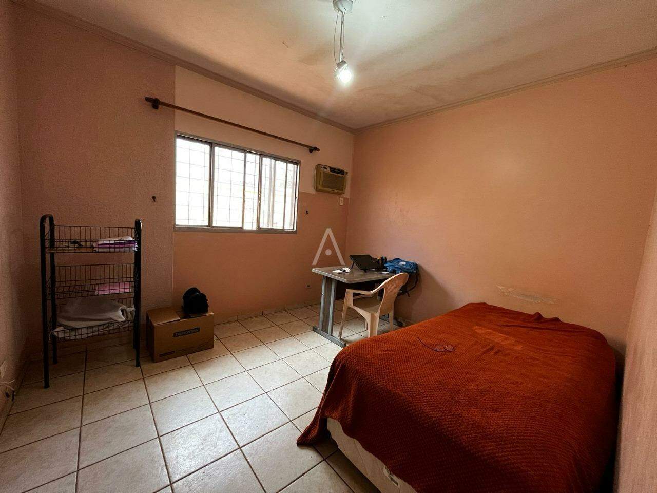 Casa Residencial para à venda no Bairro PARQUE VERDE em CASCAVEL: 