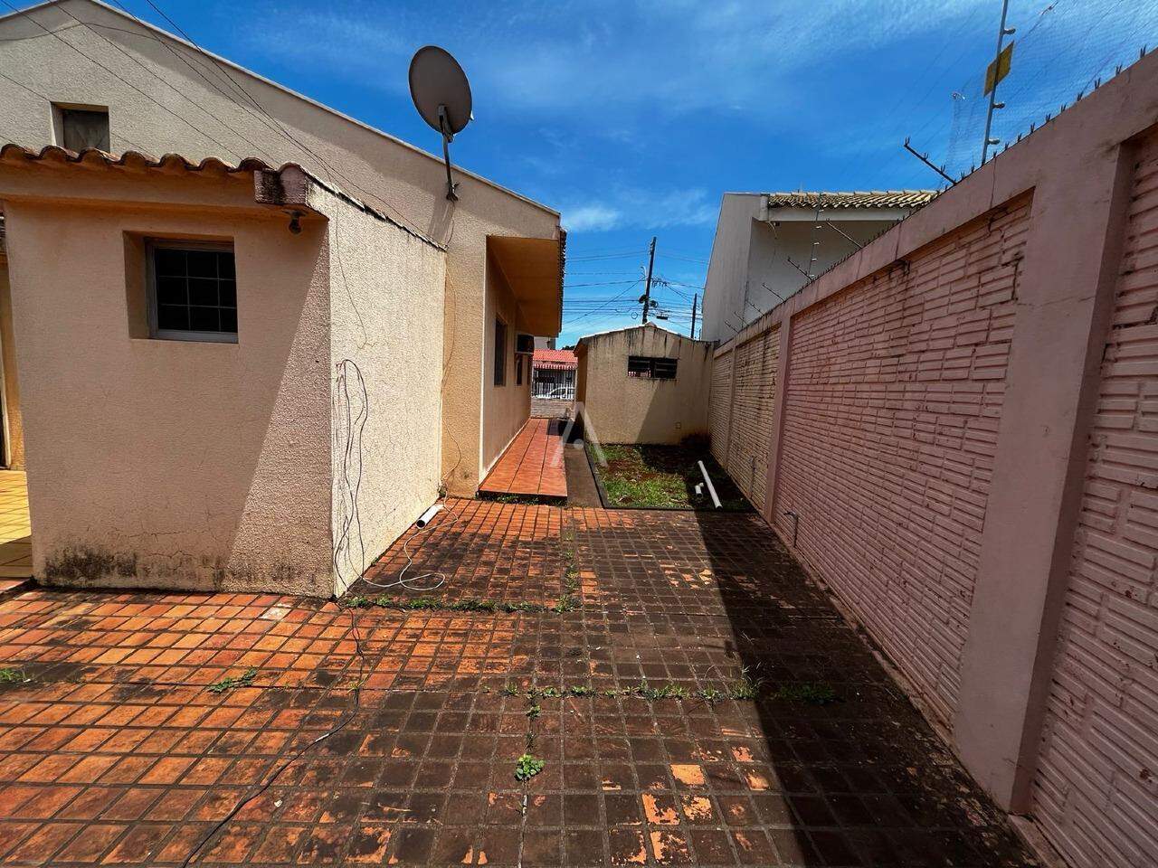 Casa Residencial para à venda no Bairro PARQUE VERDE em CASCAVEL: 