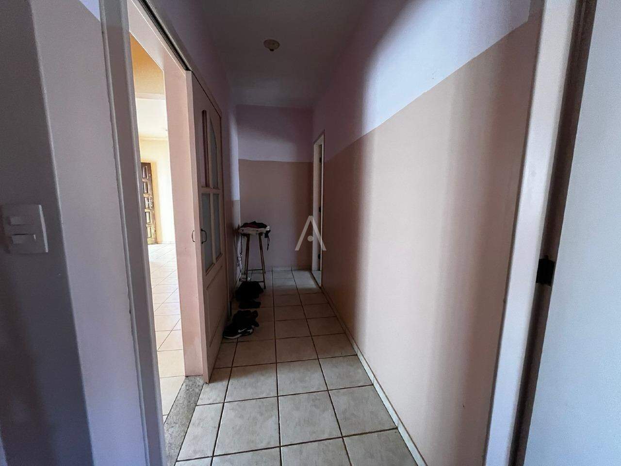 Casa Residencial para à venda no Bairro PARQUE VERDE em CASCAVEL: 