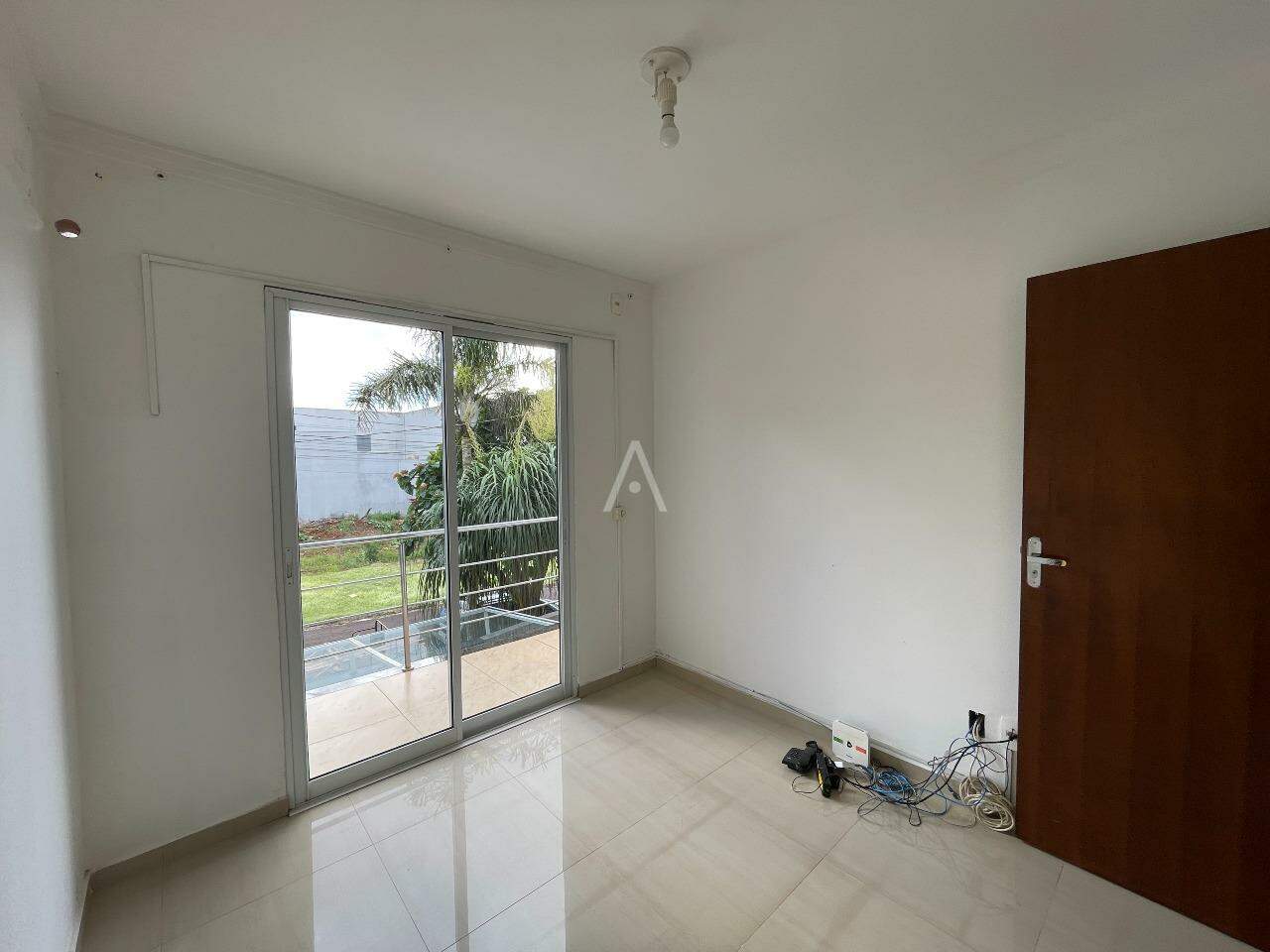 Sobrado para à venda no Bairro Pioneiros Catarinenses em CASCAVEL: quarto 01