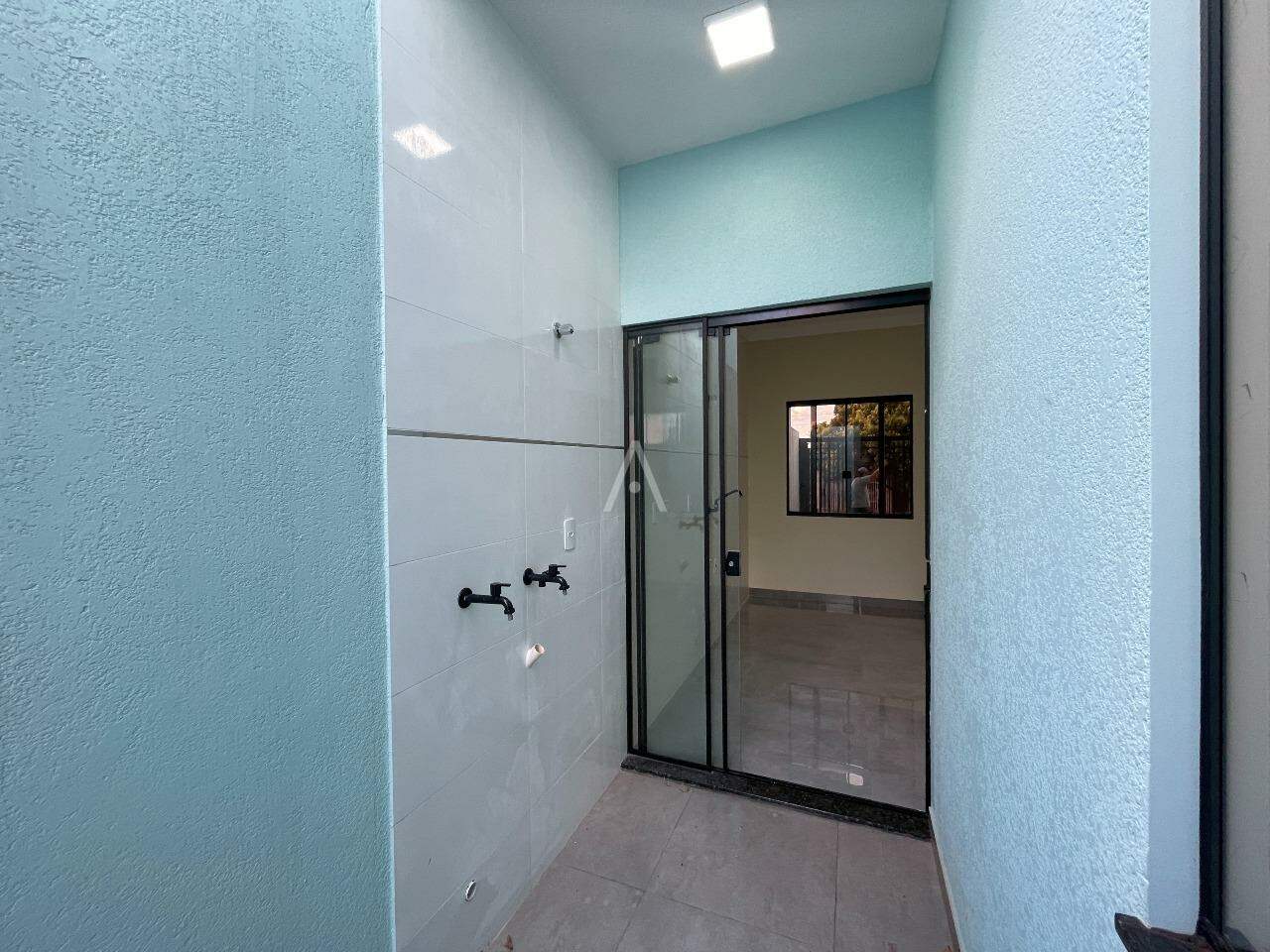 Casa Residencial para à venda no Bairro SANTA FELICIDADE em CASCAVEL: Lavanderia