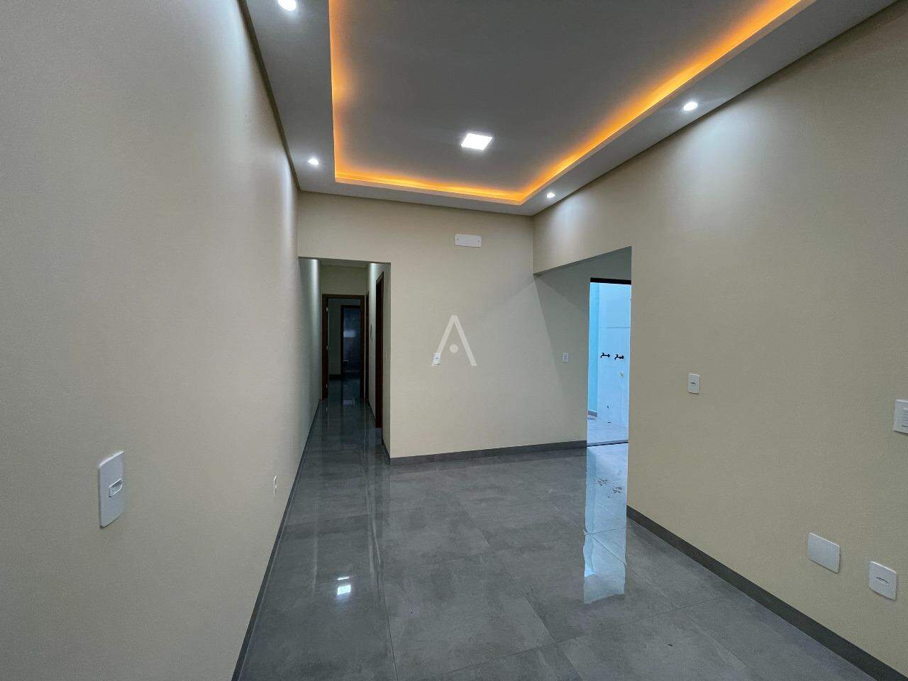 Casa Residencial para à venda no Bairro SANTA FELICIDADE em CASCAVEL: Sala de Estar e jantar