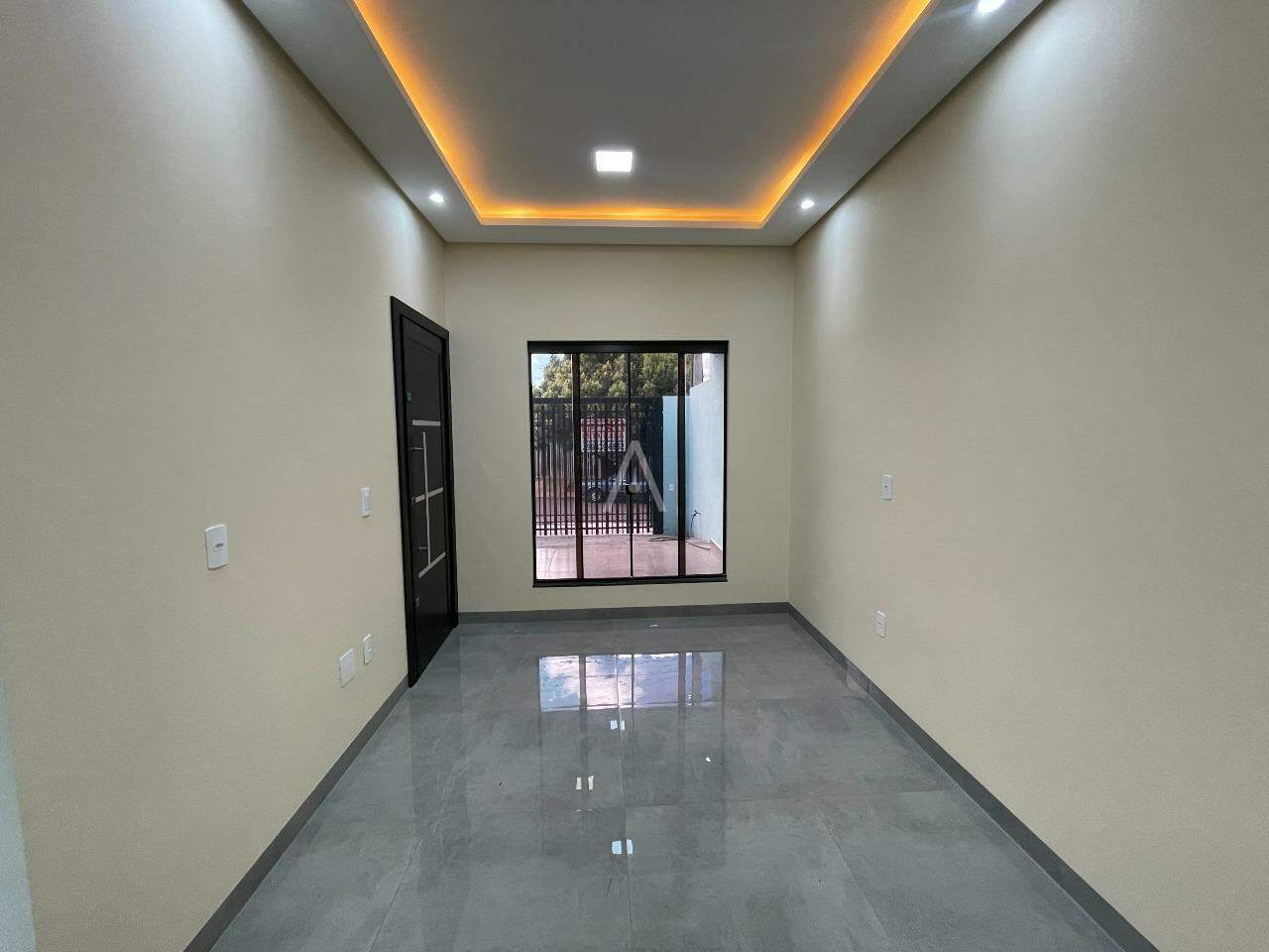 Casa Residencial para à venda no Bairro SANTA FELICIDADE em CASCAVEL: Sala de Estar e jantar