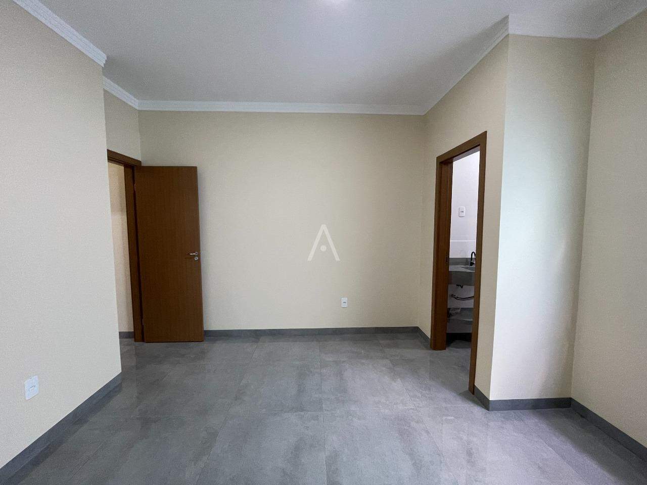 Casa Residencial para à venda no Bairro SANTA FELICIDADE em CASCAVEL: Suite