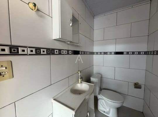 Casa Residencial para para aluguel no Bairro ESMERALDA em CASCAVEL: Banheiro