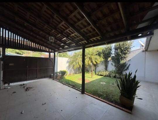 Casa Residencial para para aluguel no Bairro ESMERALDA em CASCAVEL: Garagem coberta