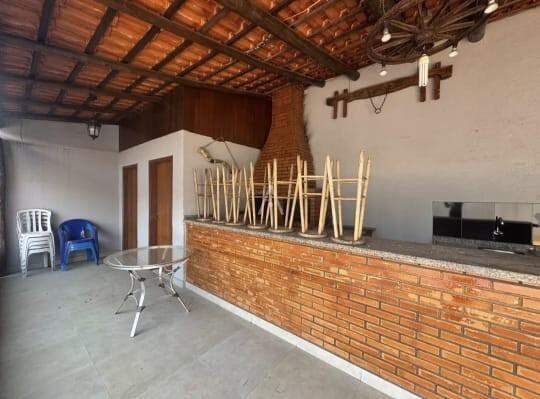 Casa Residencial para para aluguel no Bairro ESMERALDA em CASCAVEL: Churrasqueira