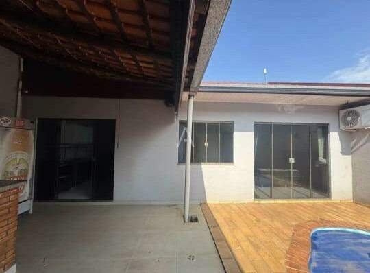 Casa Residencial para para aluguel no Bairro ESMERALDA em CASCAVEL: Piscina