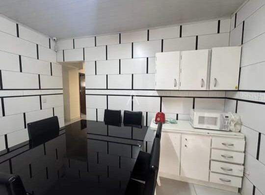 Casa Residencial para para aluguel no Bairro ESMERALDA em CASCAVEL: Cozinha
