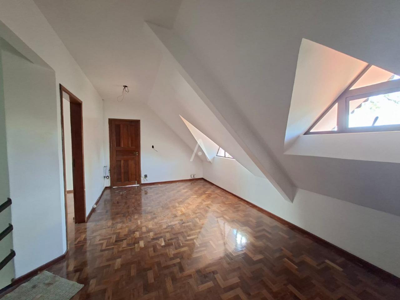 Sobrado para à venda no Bairro Pioneiros Catarinenses em CASCAVEL: 