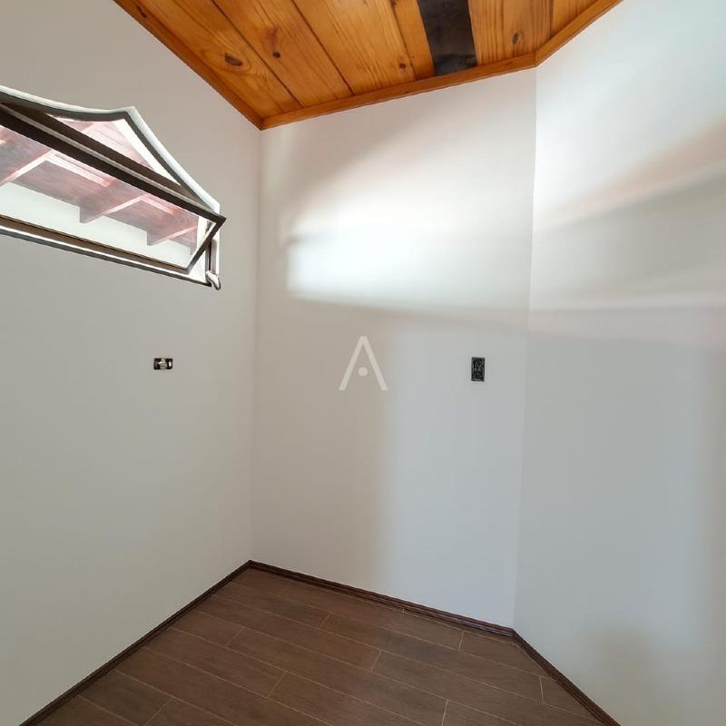 Sobrado para à venda no Bairro Pioneiros Catarinenses em CASCAVEL: 