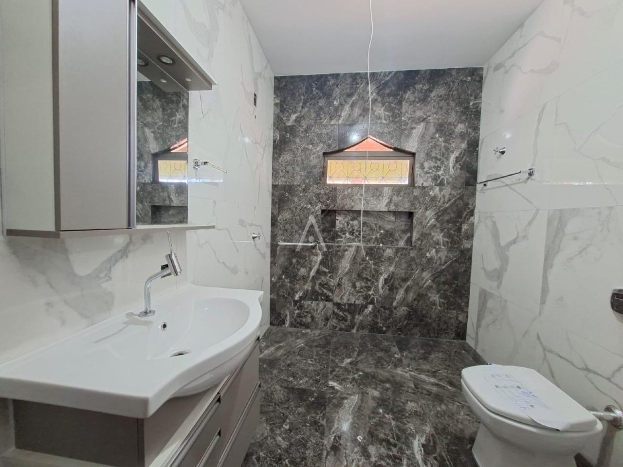 Sobrado para à venda no Bairro Pioneiros Catarinenses em CASCAVEL: 