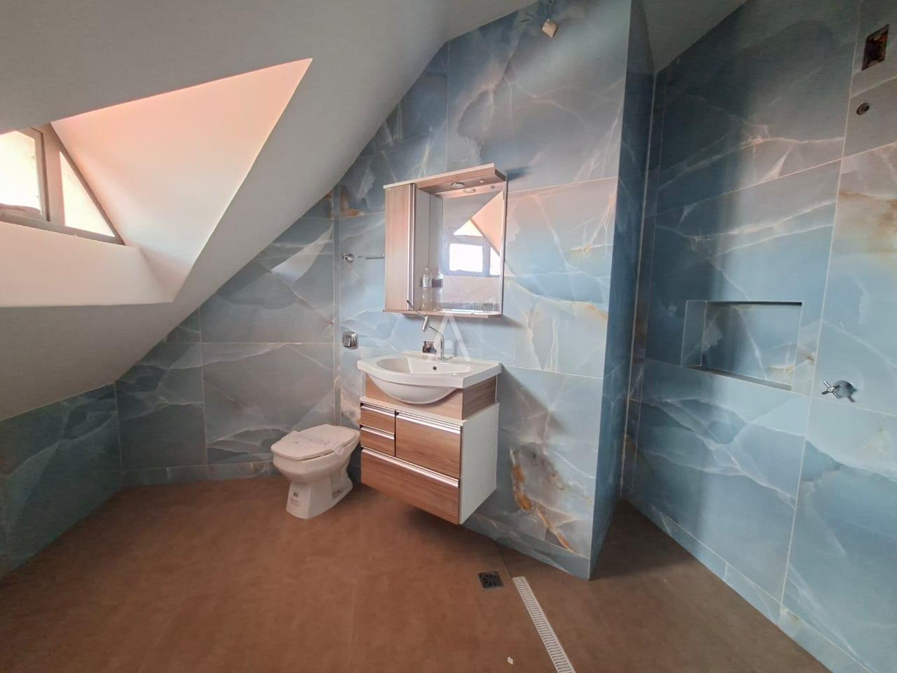 Sobrado para à venda no Bairro Pioneiros Catarinenses em CASCAVEL: 