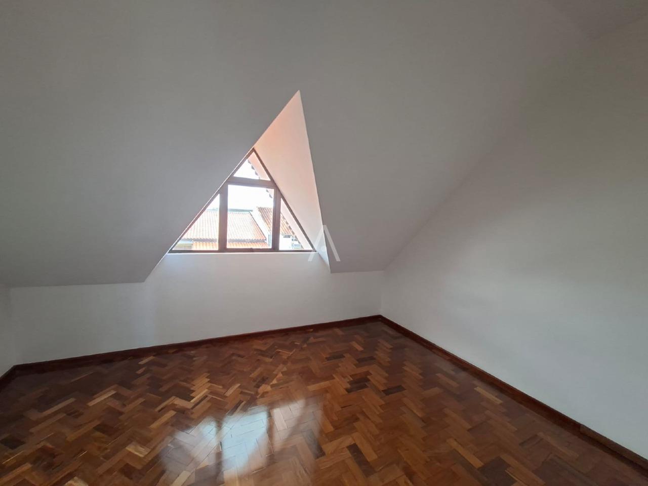 Sobrado para à venda no Bairro Pioneiros Catarinenses em CASCAVEL: 