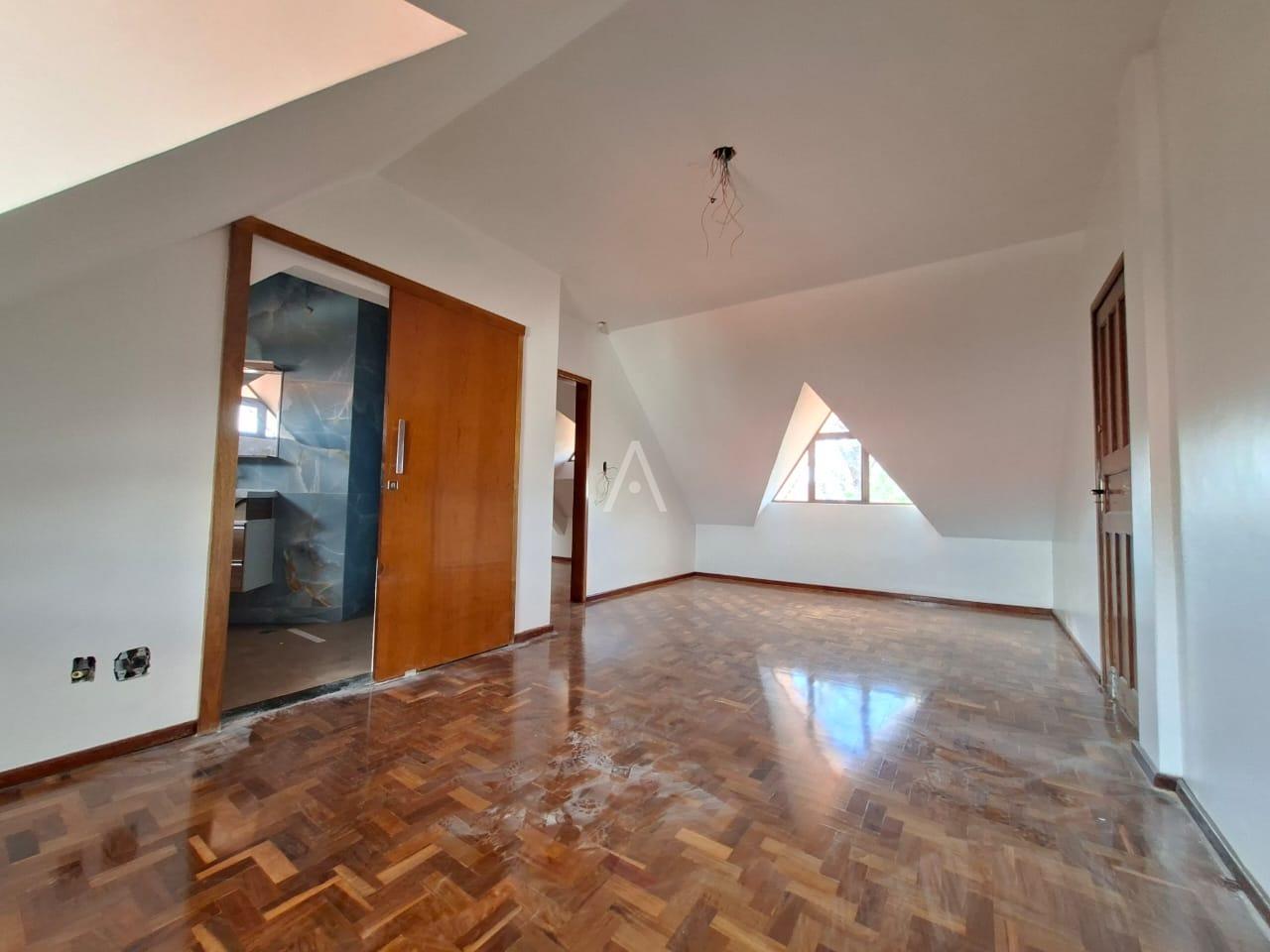 Sobrado para à venda no Bairro Pioneiros Catarinenses em CASCAVEL: 