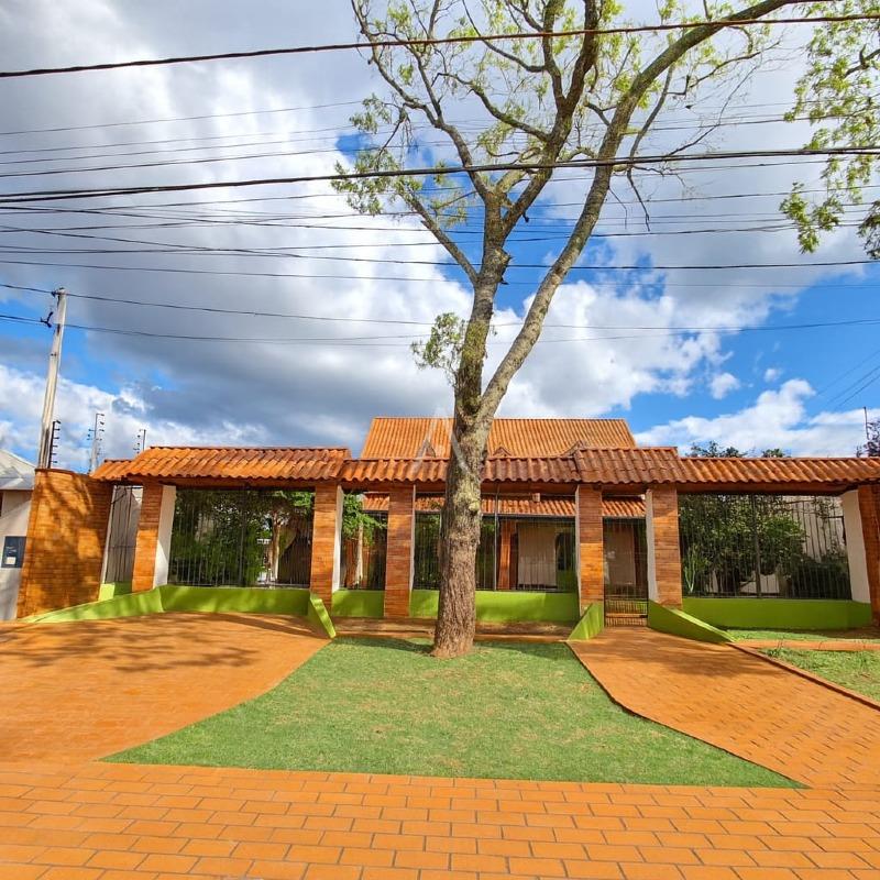 Sobrado para à venda no Bairro Pioneiros Catarinenses em CASCAVEL: 