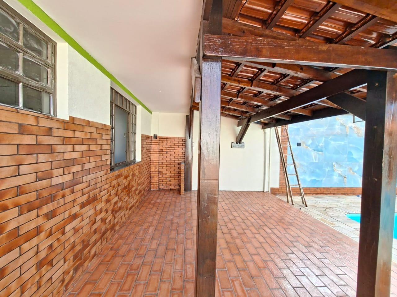 Sobrado para à venda no Bairro Pioneiros Catarinenses em CASCAVEL: 