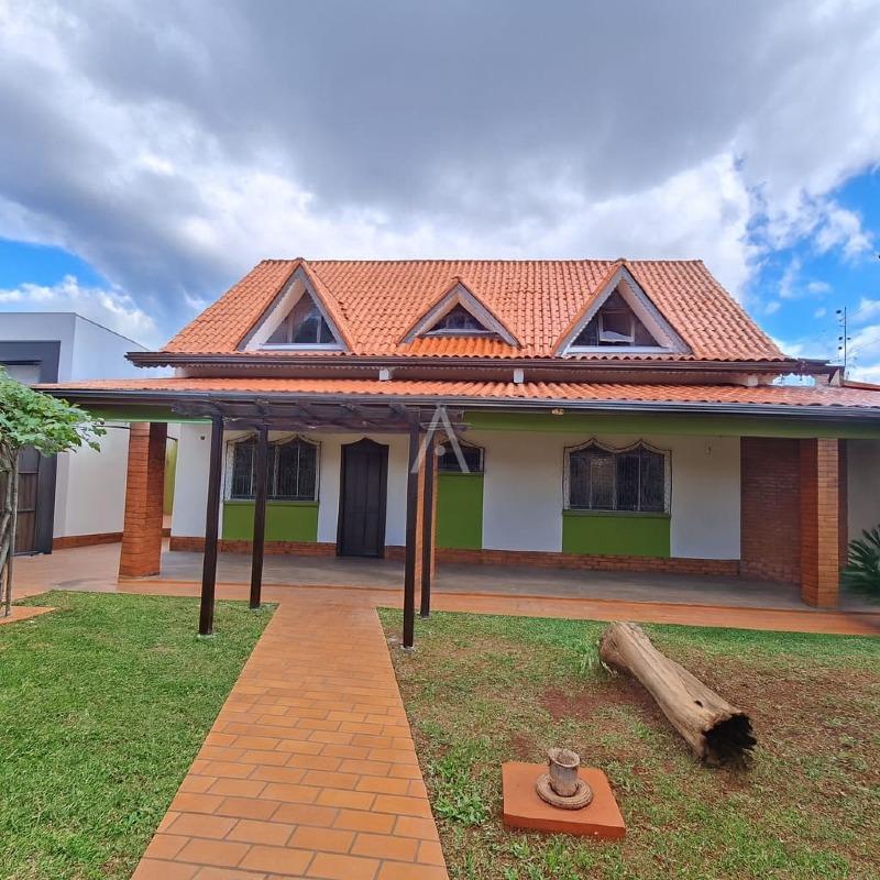 Sobrado para à venda no Bairro Pioneiros Catarinenses em CASCAVEL: 