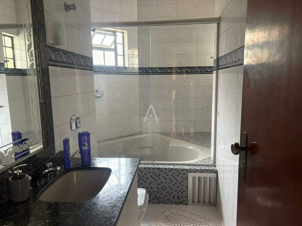 Casa Comercial para à venda no Bairro CENTRO em CASCAVEL: Banheiromaster