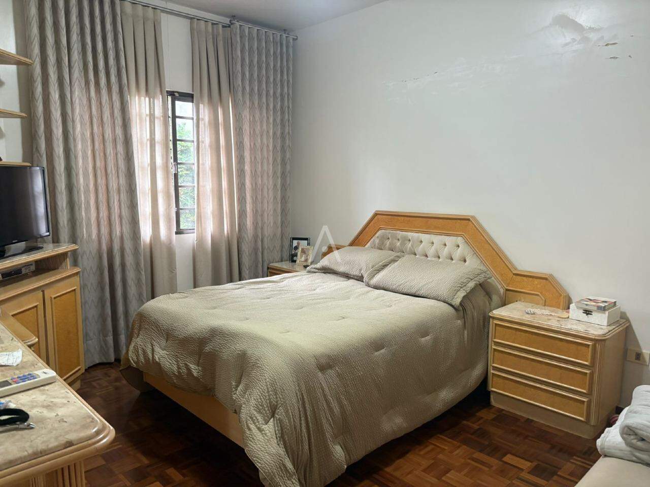 Casa Comercial para à venda no Bairro CENTRO em CASCAVEL: Quarto master