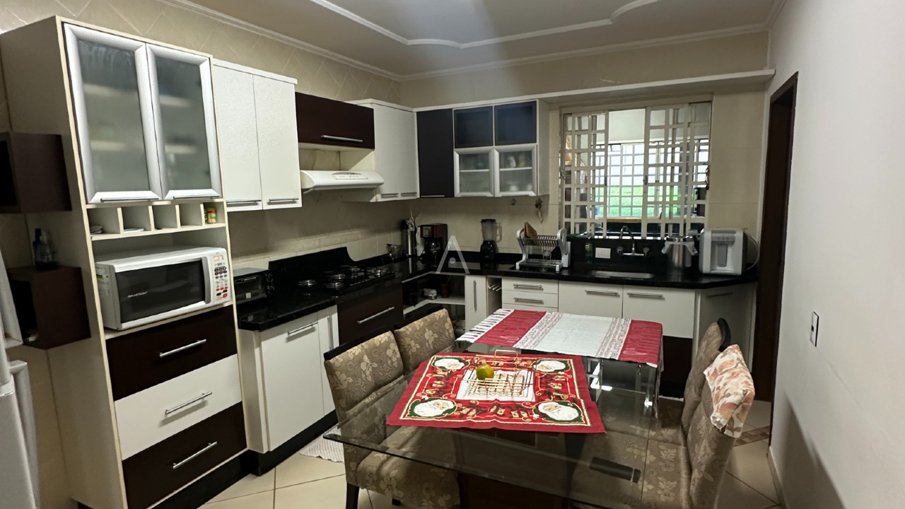 Casa Residencial para à venda no Bairro BRASILIA em CASCAVEL: 