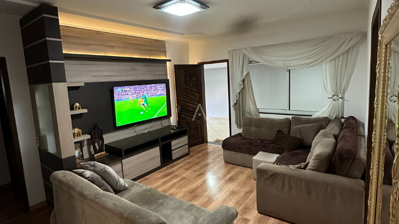 Casa Residencial para à venda no Bairro BRASILIA em CASCAVEL: 