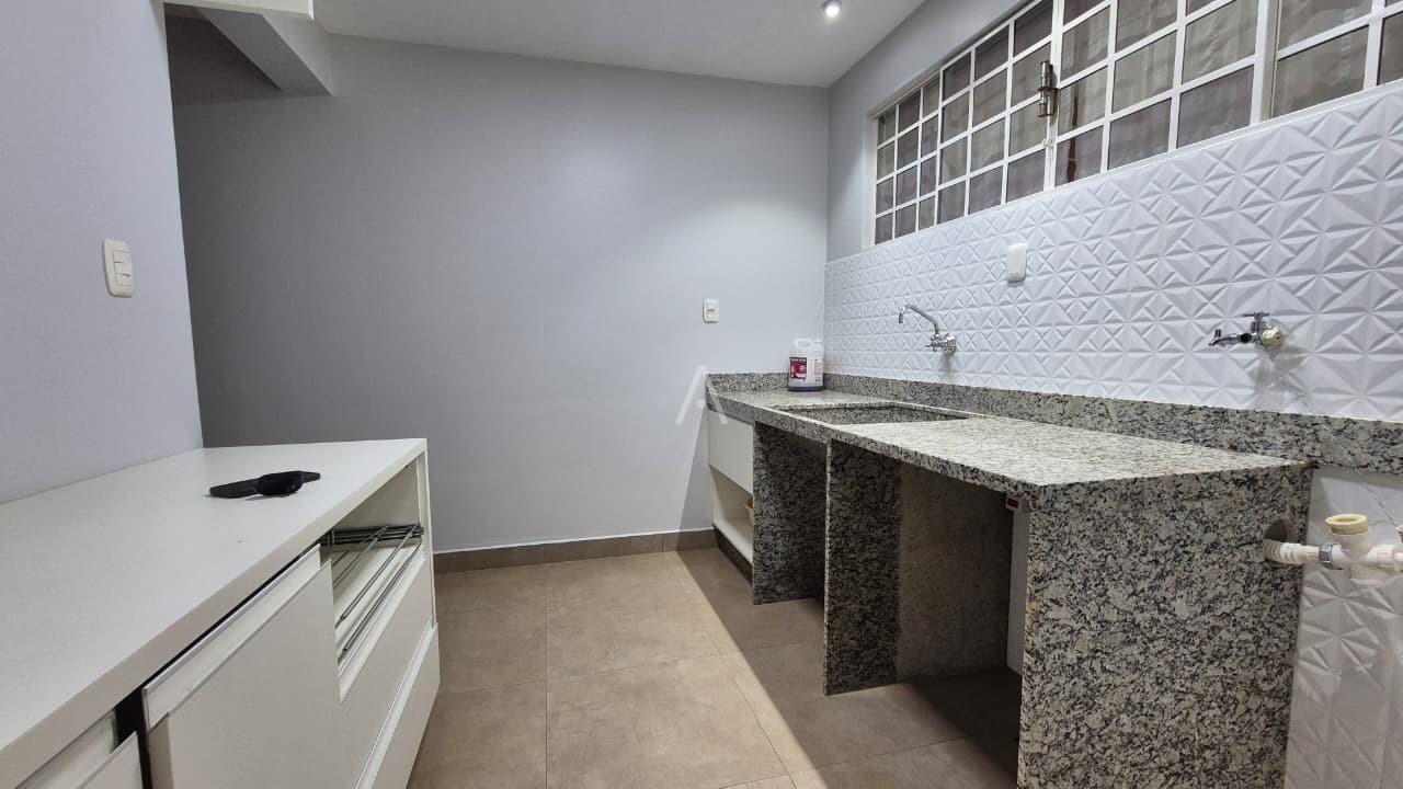 Sobrado para para aluguel no Bairro CENTRO em CASCAVEL: 