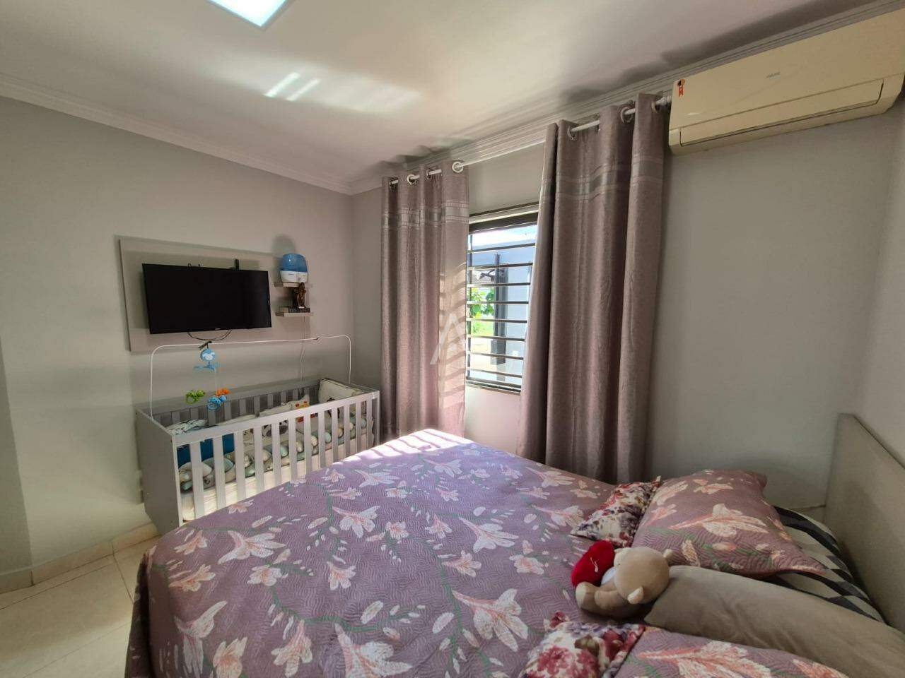 Casa Residencial para à venda no Bairro CANADA em CASCAVEL: 