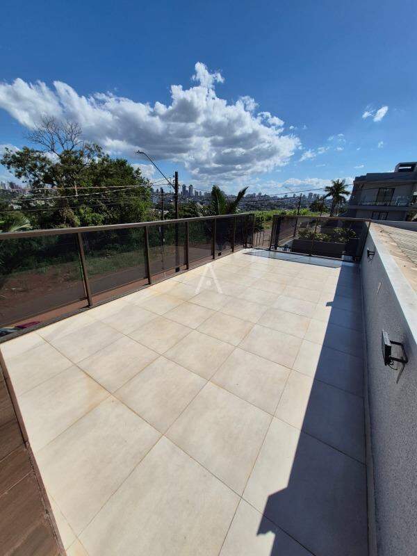 Casa Residencial para à venda no Bairro CANADA em CASCAVEL: 
