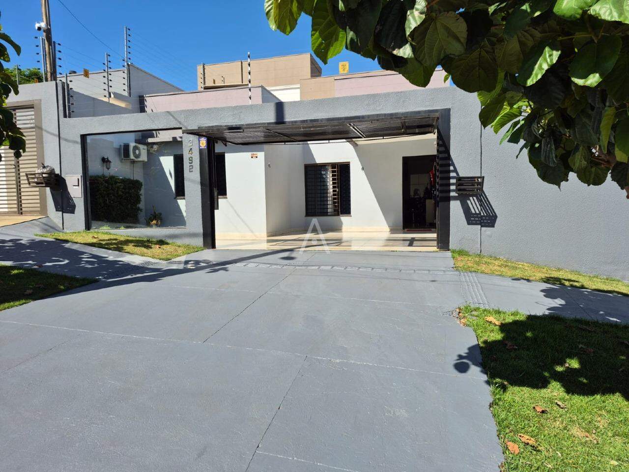 Casa Residencial para à venda no Bairro CANADA em CASCAVEL: 