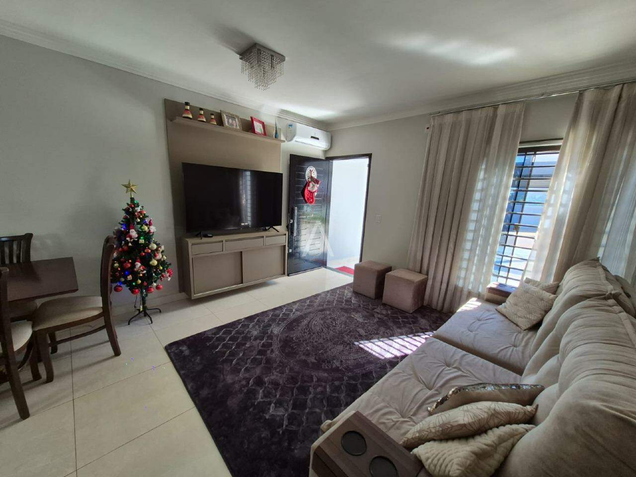 Casa Residencial para à venda no Bairro CANADA em CASCAVEL: 