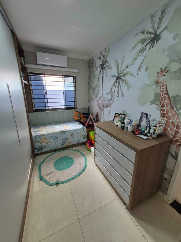 Casa Residencial para à venda no Bairro CANADA em CASCAVEL: 