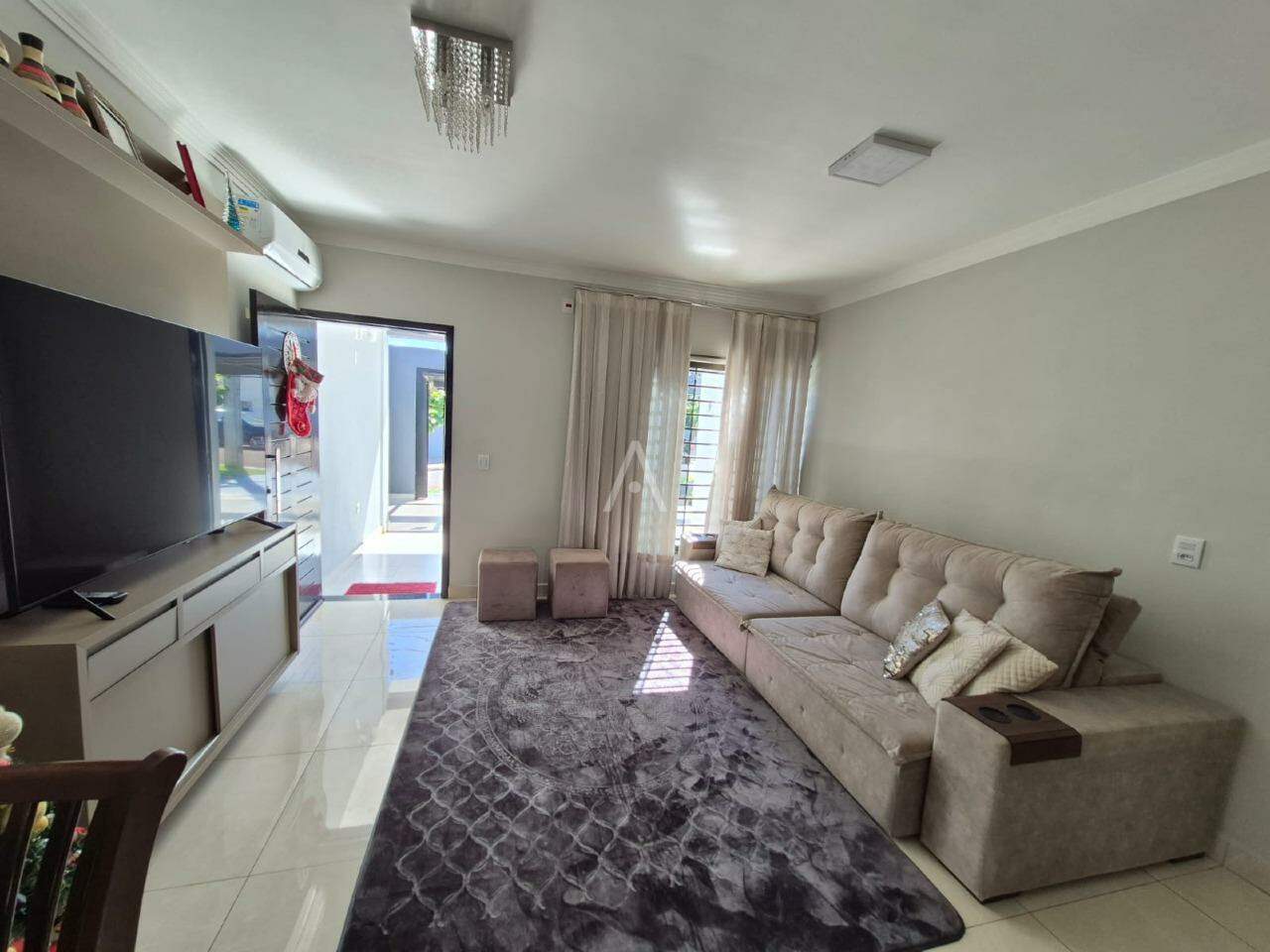 Casa Residencial para à venda no Bairro CANADA em CASCAVEL: 