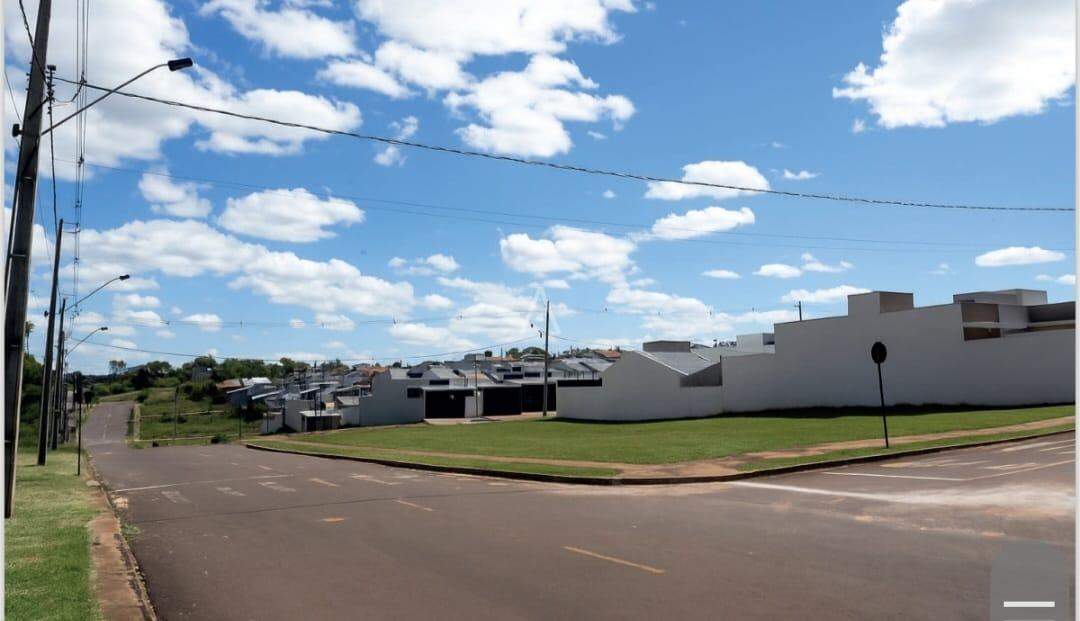 Casa Residencial para à venda no Bairro 14 DE NOVEMBRO em CASCAVEL: