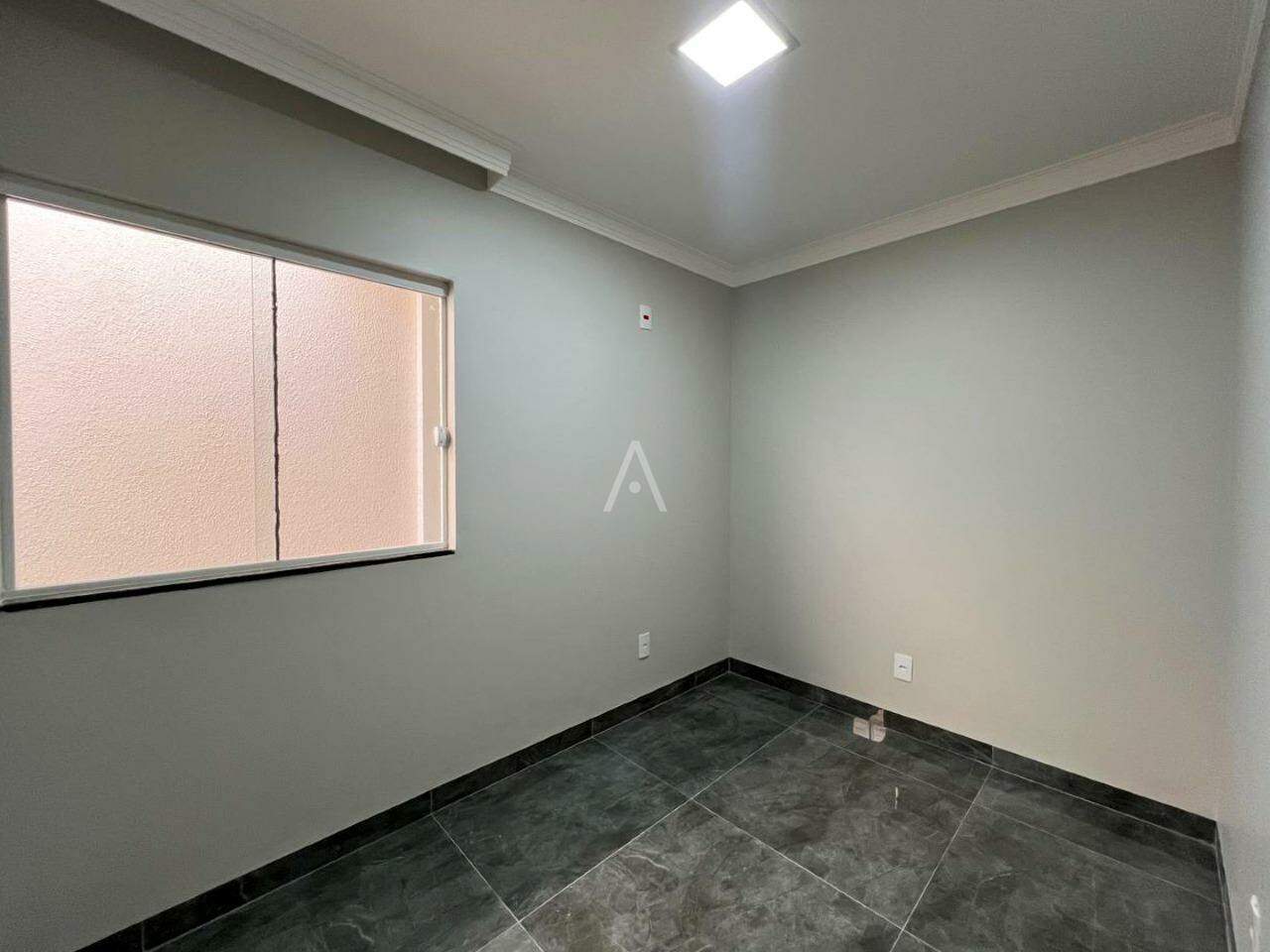 Casa Residencial para à venda no Bairro FLORESTA em CASCAVEL: