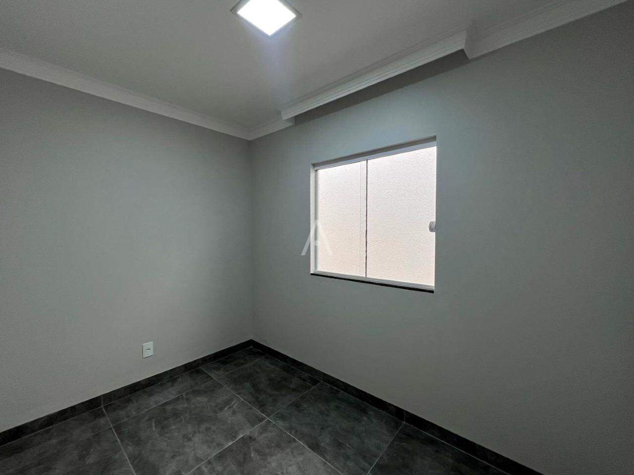 Casa Residencial para à venda no Bairro FLORESTA em CASCAVEL:
