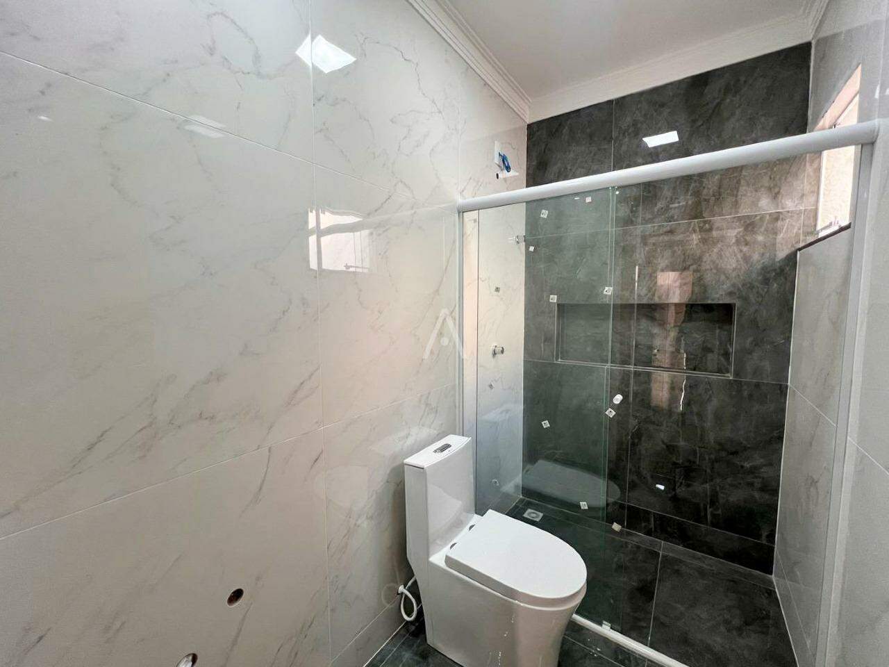 Casa Residencial para à venda no Bairro FLORESTA em CASCAVEL:
