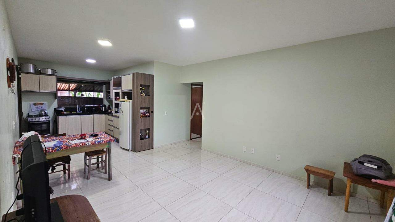 Casa Residencial para à venda no Bairro DISTRITO SÃO LUIZ em TOLEDO: 