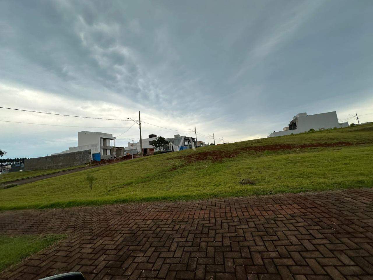 Terreno para à venda no Bairro TROPICAL III em CASCAVEL: 