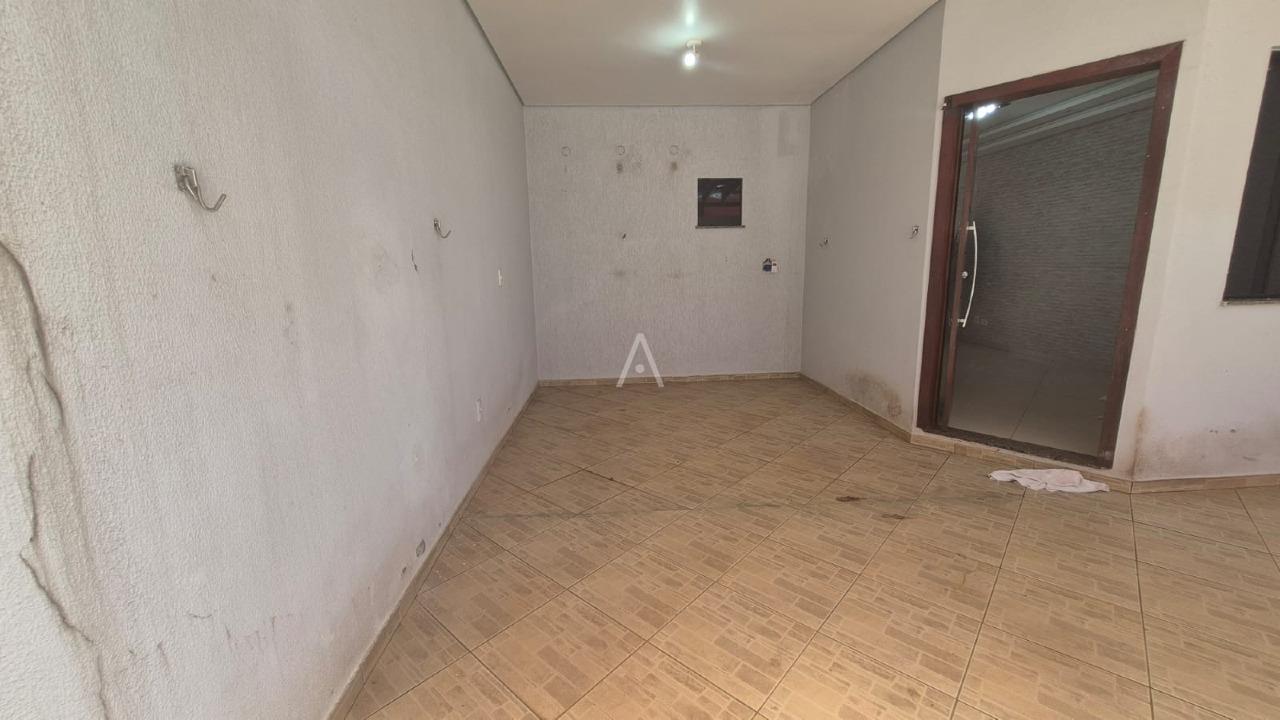 Sobrado para à venda no Bairro COQUEIRAL em CASCAVEL: GARAGEM