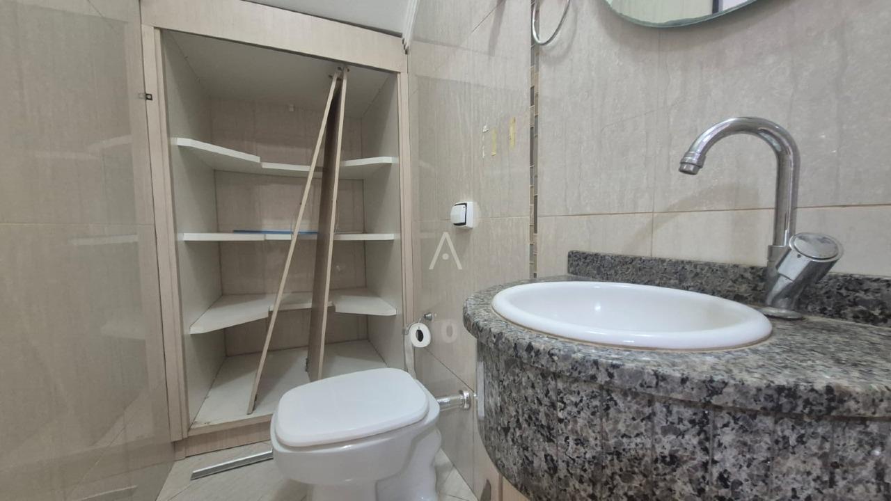 Sobrado para à venda no Bairro COQUEIRAL em CASCAVEL: LAVABO